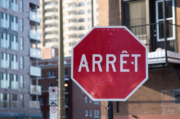 frenchstopsign-1-of-1